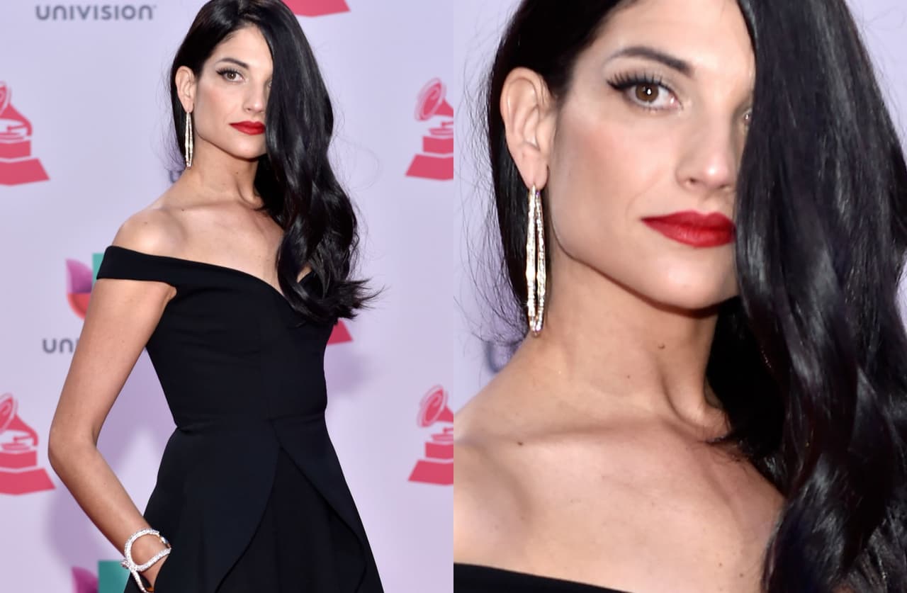 Natalia Jiménez llevó un básico vestido negro asimétrico, con unos aretes largos y un maquillaje sencillo, pero eso sí, sus labios súper rojos se le veían increíbles.