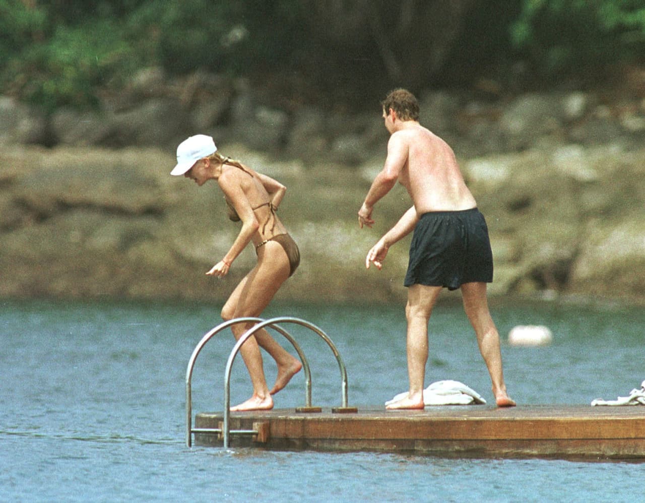 En este viaje lo captaron con la supermodelo estadounidense 
<b>Normandie White</b> (foto).
<br>