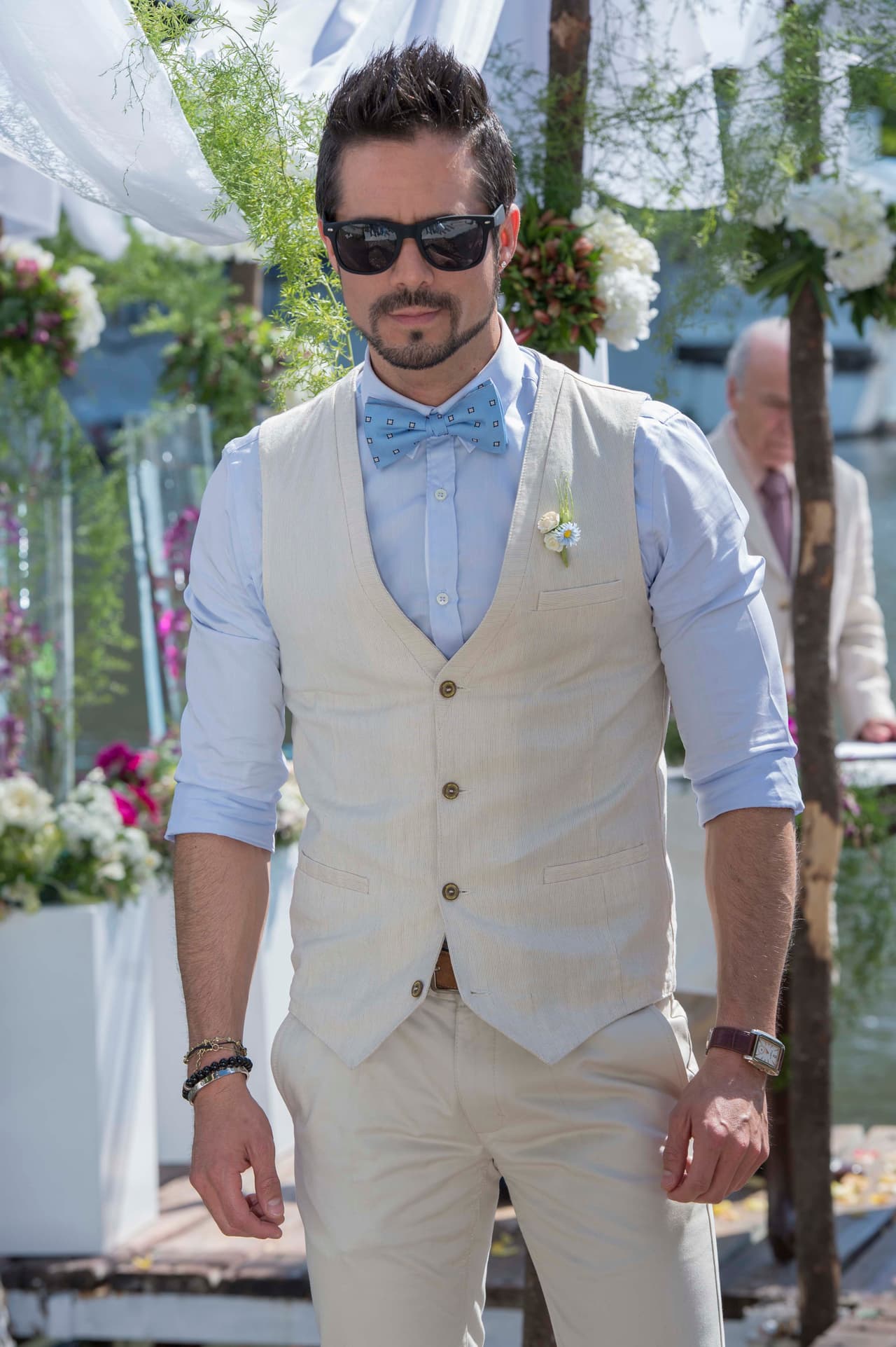 ¡Los lentes le quedan súper bien!