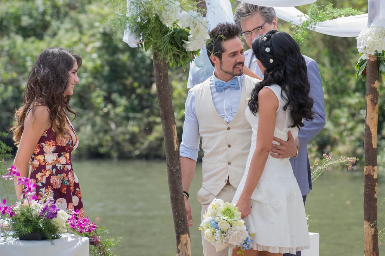 ¿Qué pasará con estos enamorados? ¿Lograrán separarlos?