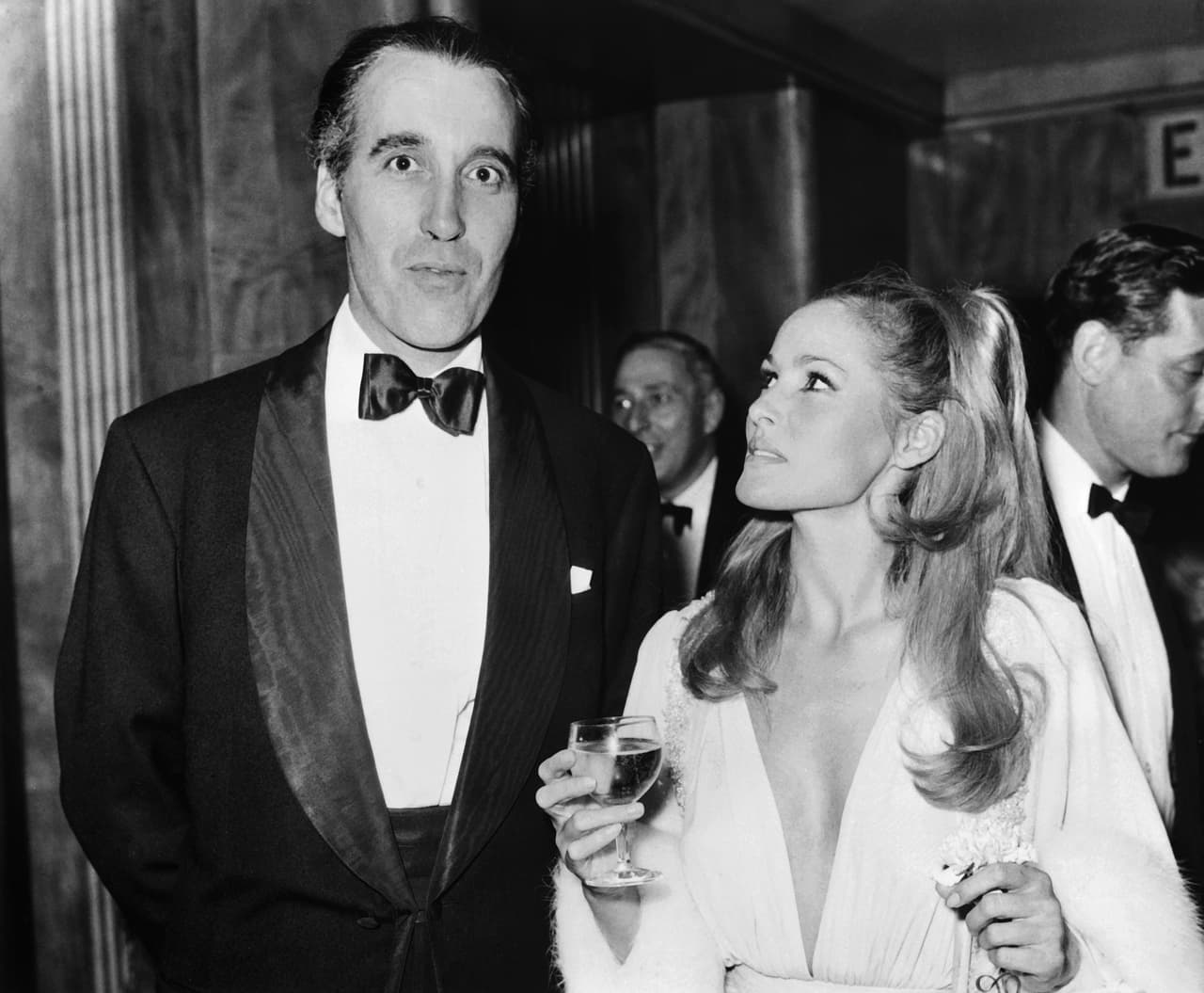 Sin embargo, ellos no han sido los únicos que han interpretado a estas criaturas míticas. Christoper Lee fue uno de los primeros en dar vida al temible Drácula.