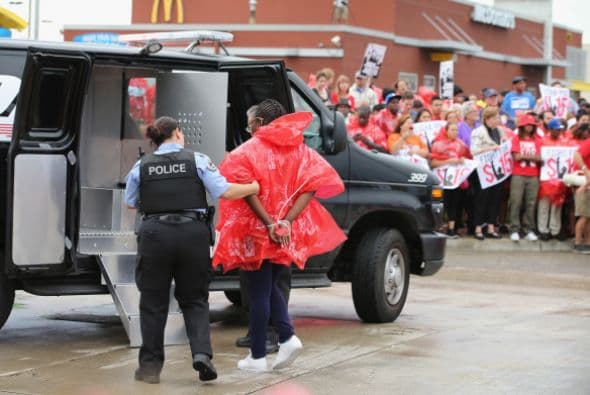 Esto en el marco de las protestas que se realizaron en más de 100 ciudades del país.