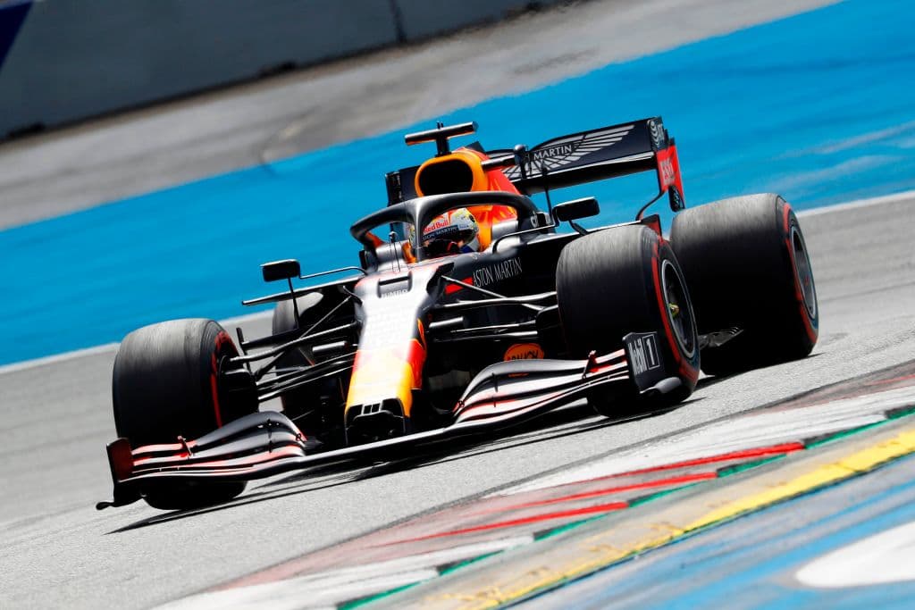 Así quedaron los primeros diez: Hamilton, Bottas, Verstappen, Albon, Norris, Pérez, Stroll, Ricciardo, Sainz y Kvyat. La siguiente fecha se correrá el Gran Premio de Hungría.