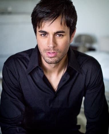 Enrique no tiene la típica relación con su padre, pero lo quiere, respeta y admira en grande.