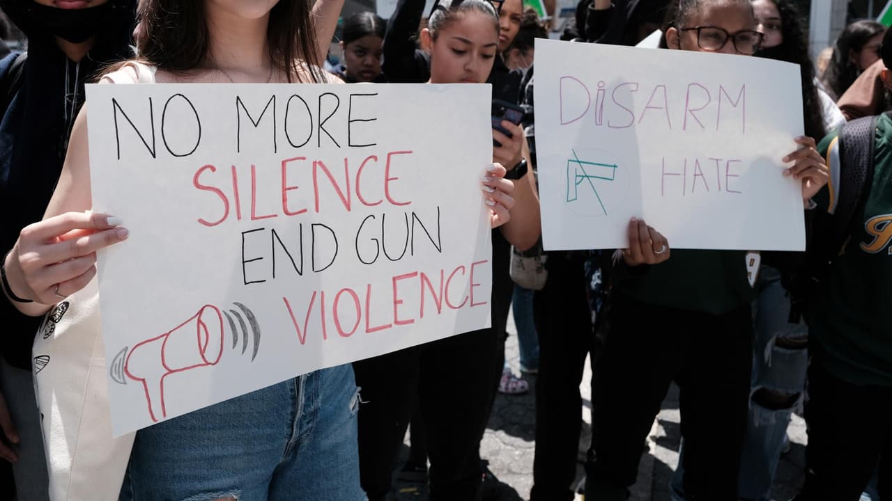 "Un insulto": pese al tiroteo en Texas, este viernes inicia la convención de la Asociación Nacional del Rifle en Houston