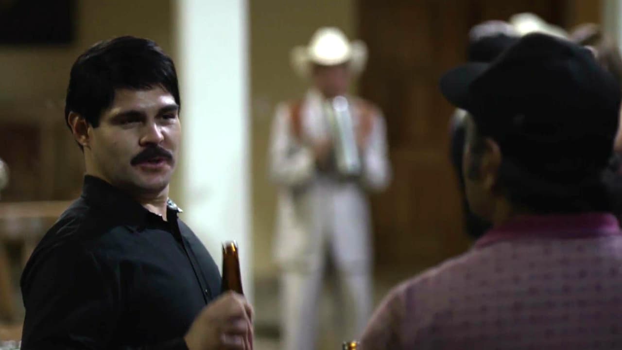 Feliz por la derrota de sus enemigos, ‘El Chapo’ festejó la victoria con su círculo cercano de aliados, mientras que ‘Don Sol’ tenía su propia celebración en compañía de Franco, su joven amante.