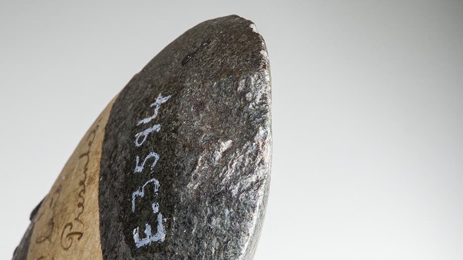 Investigadores australianos dicen haber encontrado el hacha más antigua de la humanidad