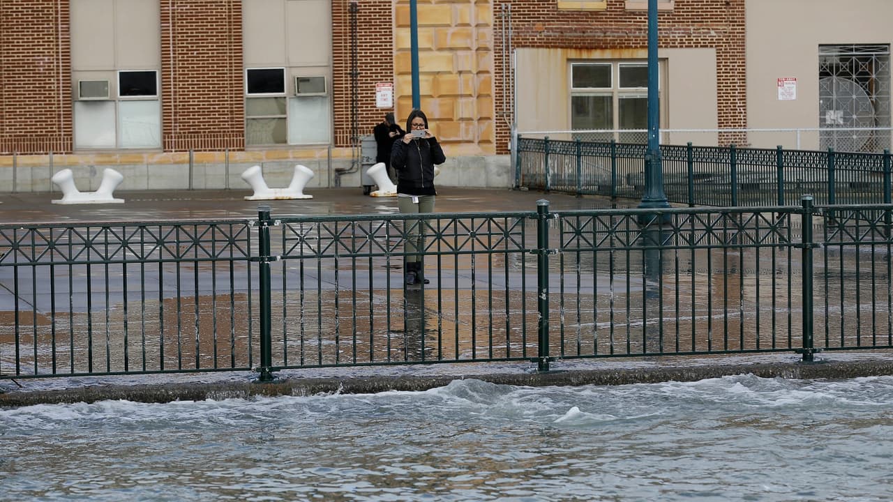 La marea "Rey" regresa a California y revive la alerta de inundaciones por el aumento del nivel del mar