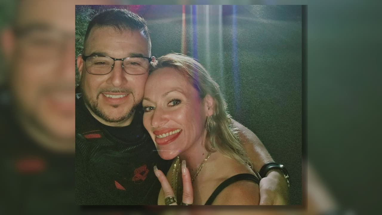 Solo una hora antes del accidente, Julie Maldonado compartió una fotografía junto a su novio en su perfil de Facebook.