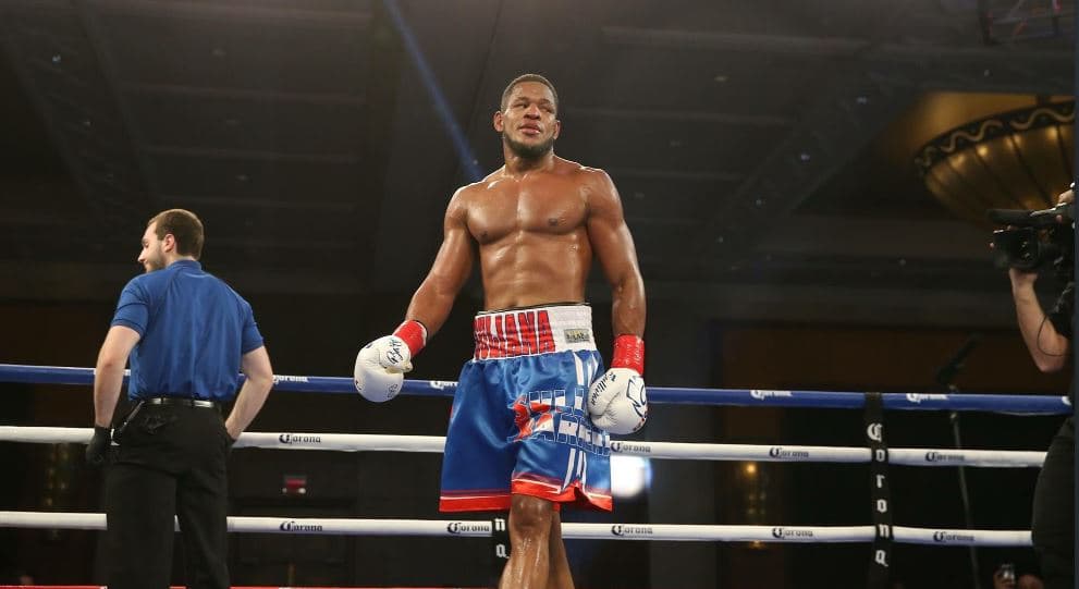 Sullivan Barrera cumplió con las expectativas y noqueó a Paul Parker