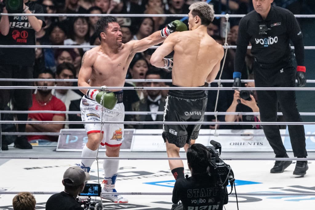 Manny Pacquiao empató en pelea de exhibición, se tambalea 