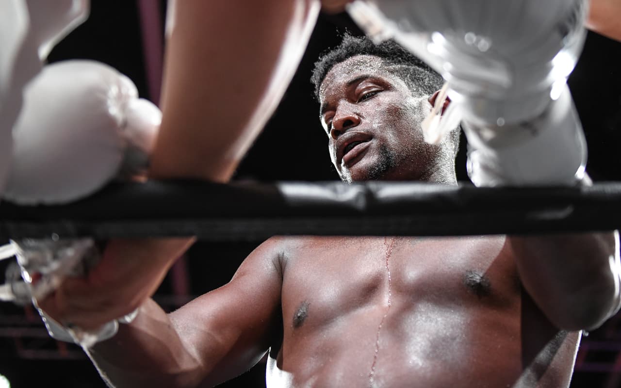 Erickson Lubin (18-1, 13 KOs) y Silverio Ortiz (37-20, 16 KOs) se midieron a 10 rounds. El estadounidense se llevó la contienda en el cuarto episodio en la división superwélter.