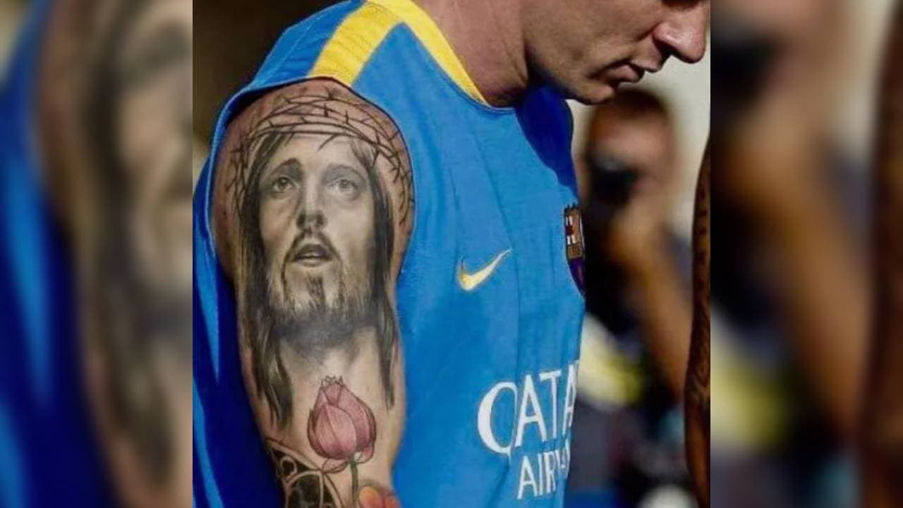 Muestra de su devoción religiosa, como muchos otros grandes del futbol.
