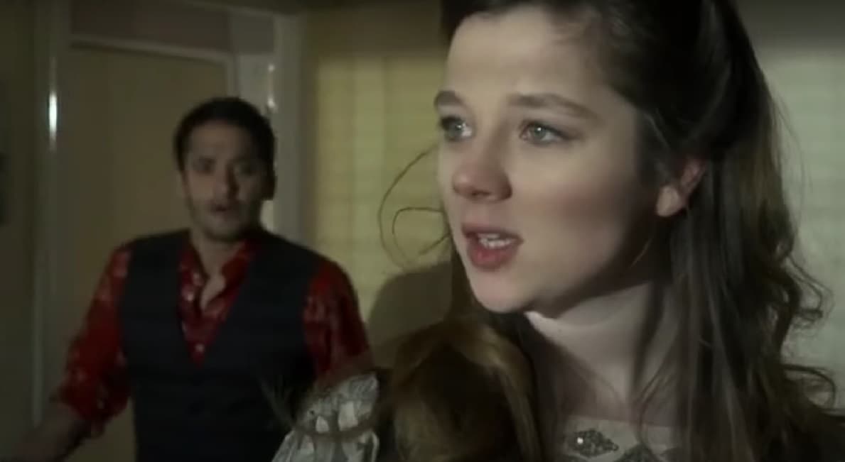 La primera serie de televisión en la que apareció Jessie fue ‘Doctors’ (2012) con el papel de Kate Marshall en la temporada 14. Desde entonces han pasado 10 años y casi no ha cambiado físicamente.