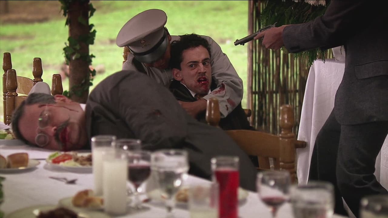 El General muere en el lugar.