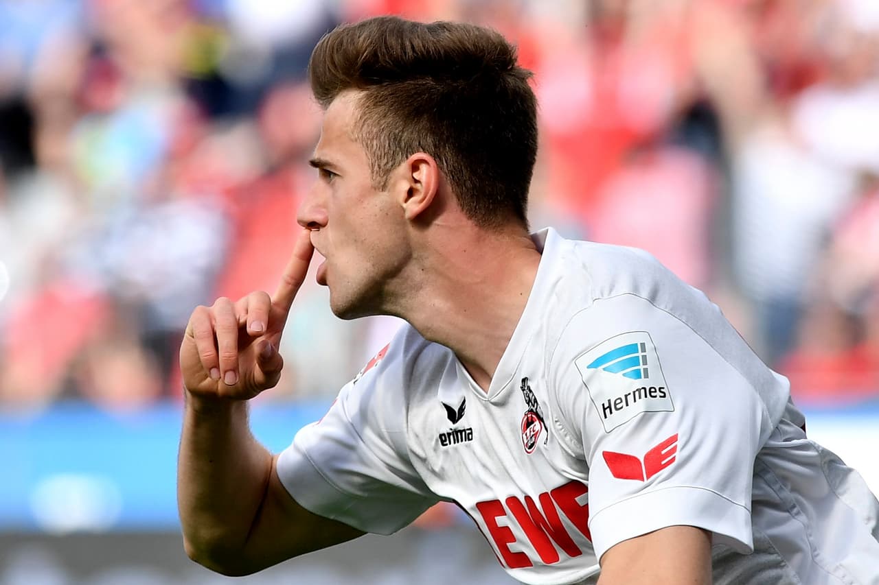 Al minuto 4 del segundo tiempo, Colonia volvió a callar al local con un tanto de Lukas Kluenter, pase de Milos Jojic, para poner el 0-2 ante 30.210 espectadores.