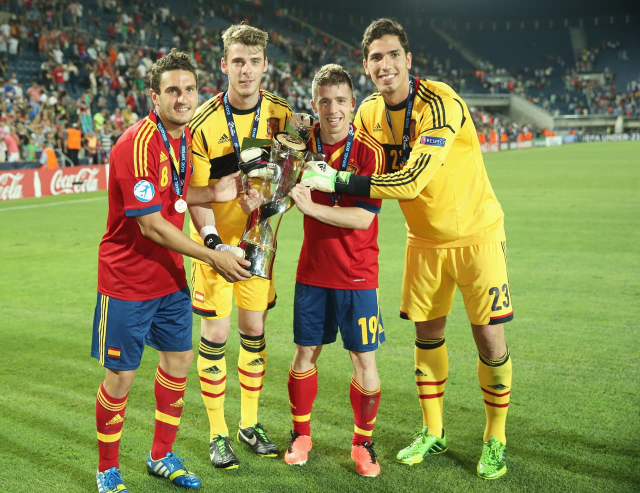David de Gea e Iker Muniain (en medio) al ganar el Europeo Sub-21 en 2013.