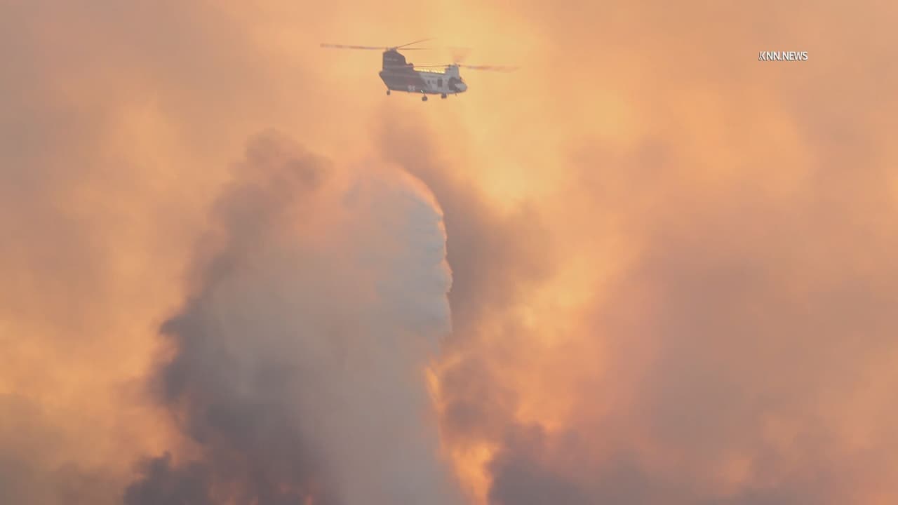 El fuego se propagó por un terreno mayormente inaccesible, lo que hizo necesario utilizar helicópteros y aviones para descargar agua y retardante sobre las llamas. Los equipos en tierra también trabajaron para frenar el avance y reforzar las líneas de contención.