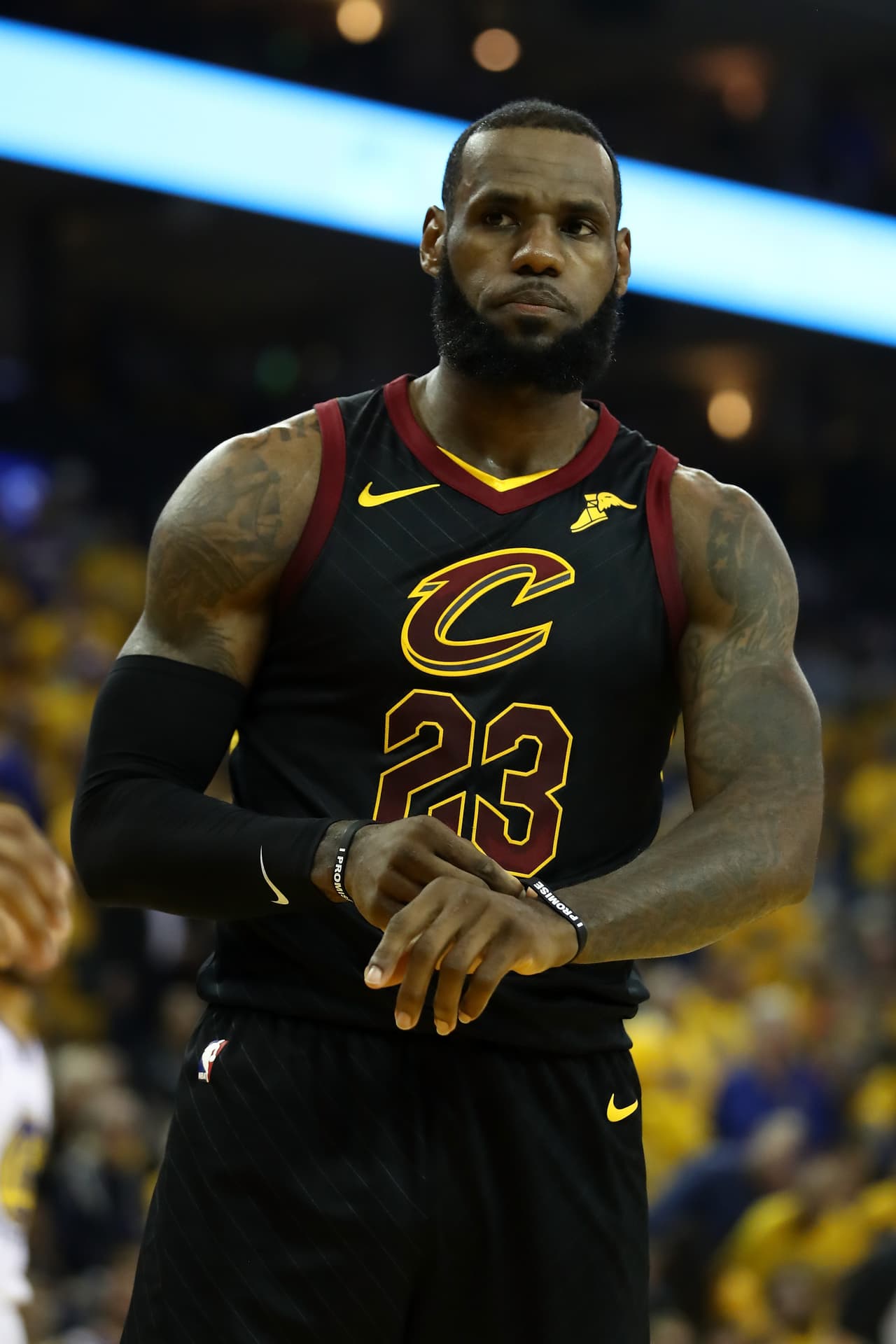 En parte, la remontada en este cuarto se dio por los minutos en los que James salió a descansar. Los Cavaliers son otros sin el 'Rey' en la duela.