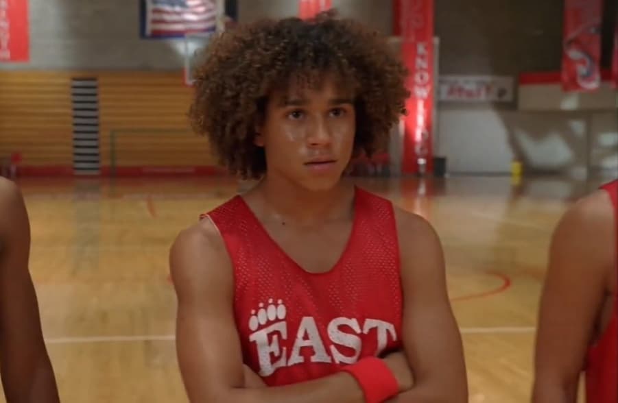 <b>Corbin Bleu</b>
<br>Le dio vida al mejor amigo de Troy Bolton, Chad Danforth. En el 2007 fue el protagonista de 'Jump In' y tres años después incursionó en Broadway en el musical 'In the Height' de Lin-Manuel Miranda.
<br>