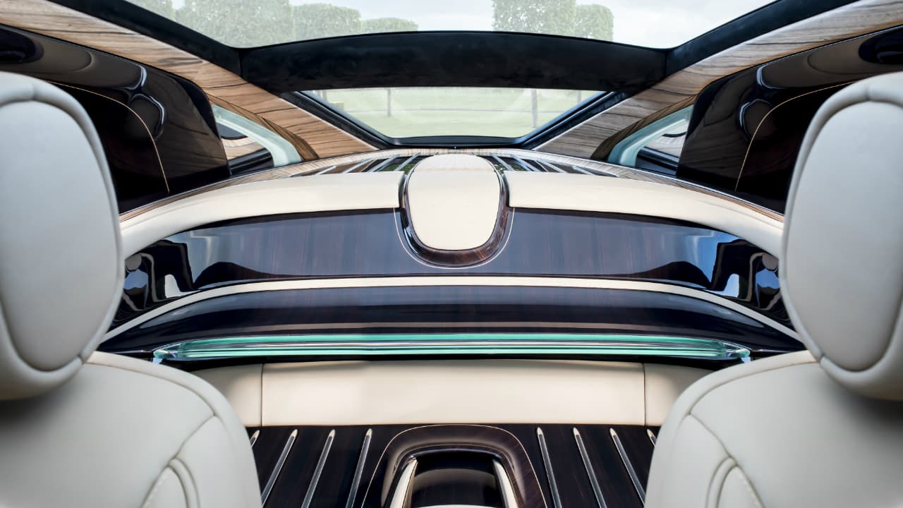 <b>Rolls Royce Sweptail</b>
<br>Precio: 14 millones de dólares
<br>