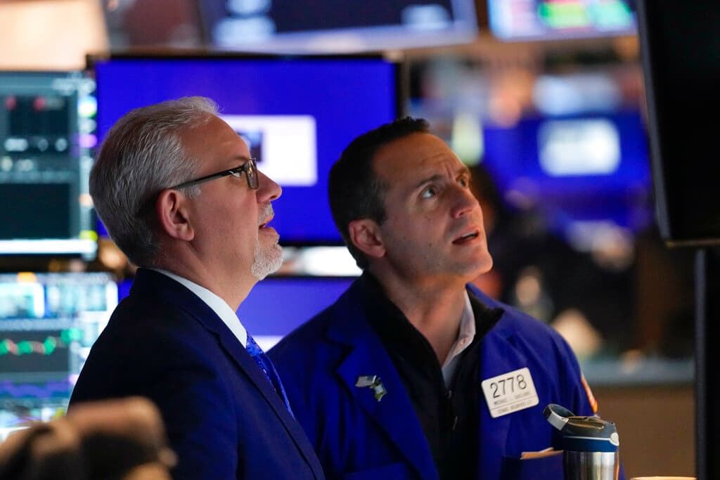 Cómo los problemas de un pequeño banco de Silicon Valley asustan con causar una crisis más amplia