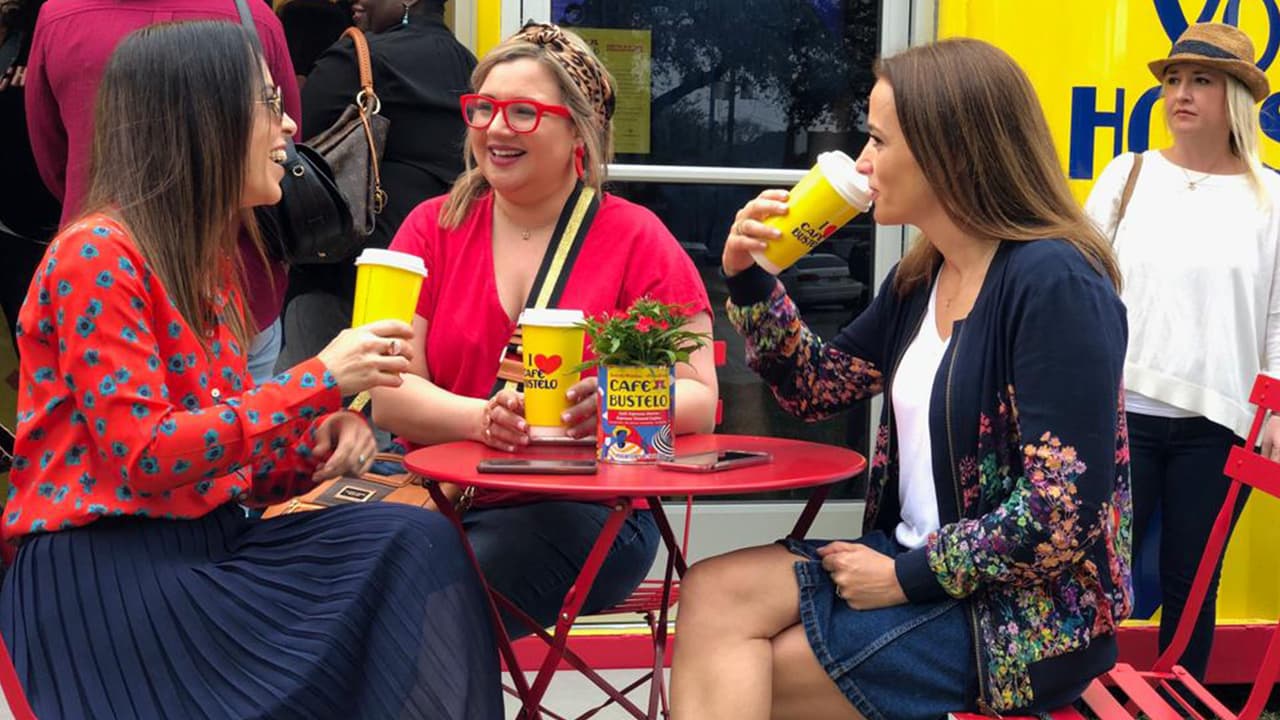 Este es un lugar para degustar de una buena bebida al aire libre, como el cafecito, la colada, el cortadito y el café con leche