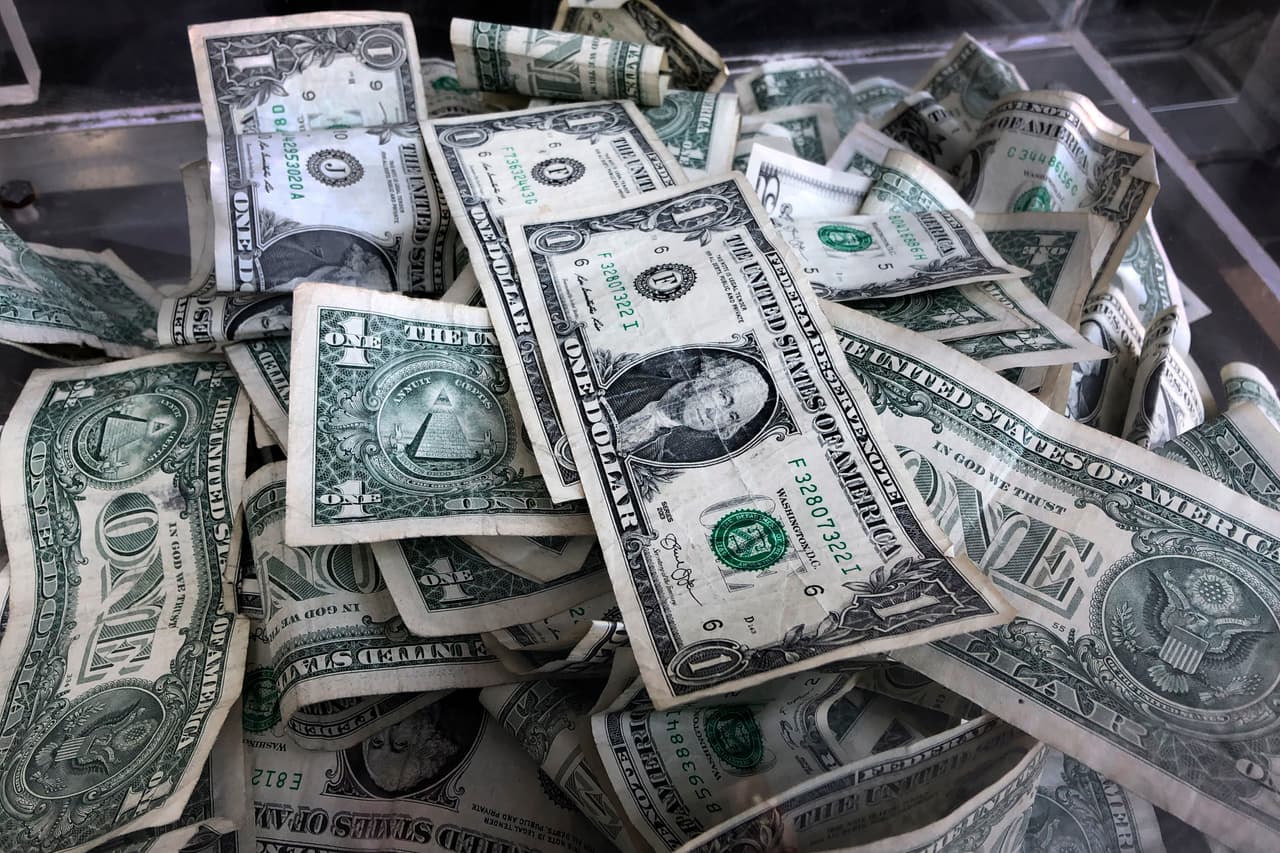 González además dijo que “quien no recibió un incremento al menos de un 10 o 15% salarial en este año, está ganando menos de lo que ganaba el año pasado”.