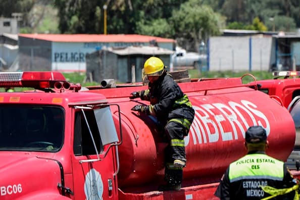 Un niño de dos años y otra persona mueren en explosión de un 'polvorín' clandestino en México