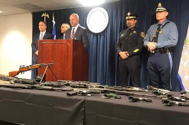 Golpe a la pandilla 'Los Trinitarios': 18 de sus miembros fueron arrestados por drogas y armas 