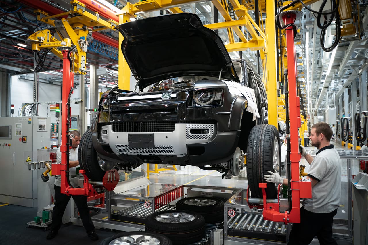 Jaguar Land Rover planea volver a la acción con sus plantas en Solihull, Slovakia y Austria a partir del 18 de mayo.