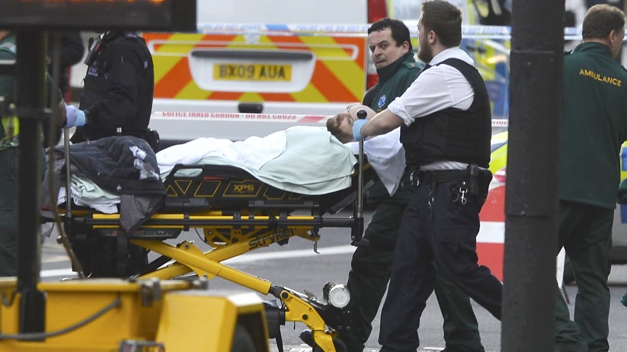 Fallece la turista que se lanzó de un puente durante el ataque terrorista en Londres