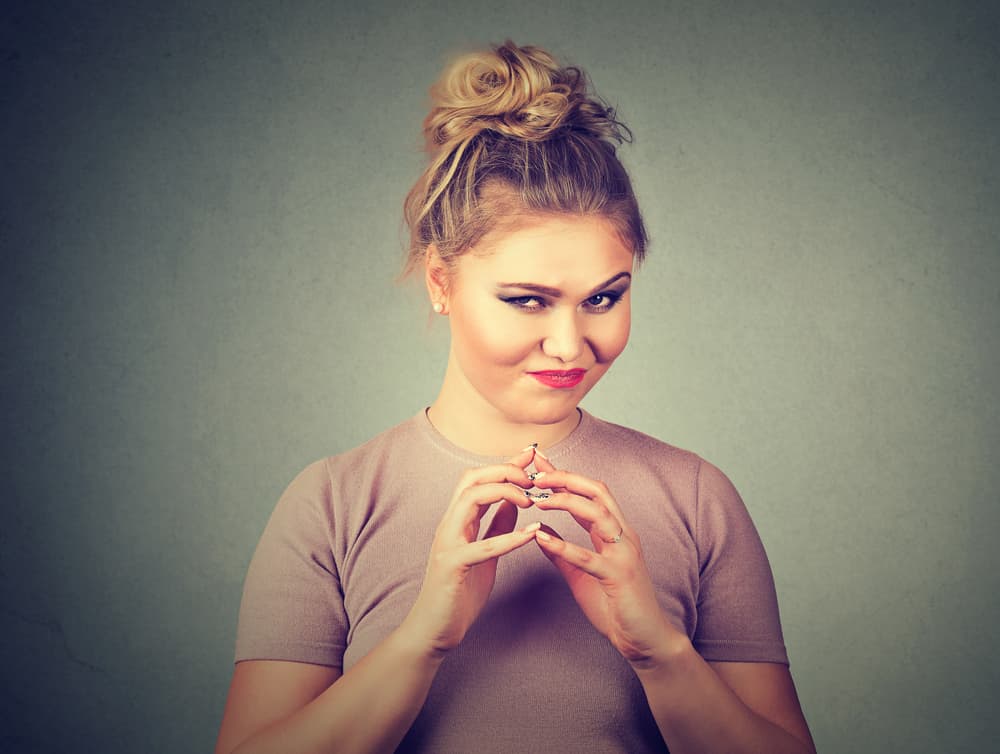 <b>Escorpión</b>
<br>
<b>Karma negativo a superar: Los celos y el revanchismo</b>
<br>Los escorpiones deberán aprender que las actitudes posesivas y sospechosas, el no ser capaz de olvidar ofensas y buscar revancha siempre o los celos y conductas similares causan graves problemas en su vida, separaciones y dolor. Luego culpan a su mala suerte, de lo que ellos mismos se han buscado.