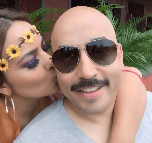 Eso es solo una muestra de un largo 
<b><a href="https://www.univision.com/famosos/mayeli-alonso-no-puede-creer-que-lupillo-rivera-culpara-a-su-hijo-lrey-de-contagiarle-el-covid-19-video" target="_blank">historial de desencuentros públicos</a></b> que han tenido en los últimos años. La pareja se casó en 2006. 
<br>