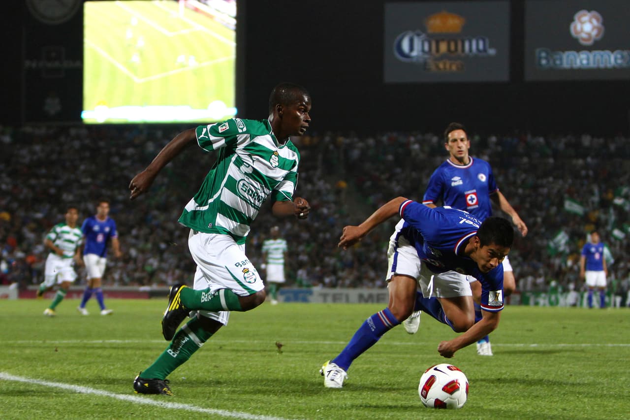 Durante seis temporadas con Santos Laguna completó 92 goles y 82 asistencias en 277 partidos.