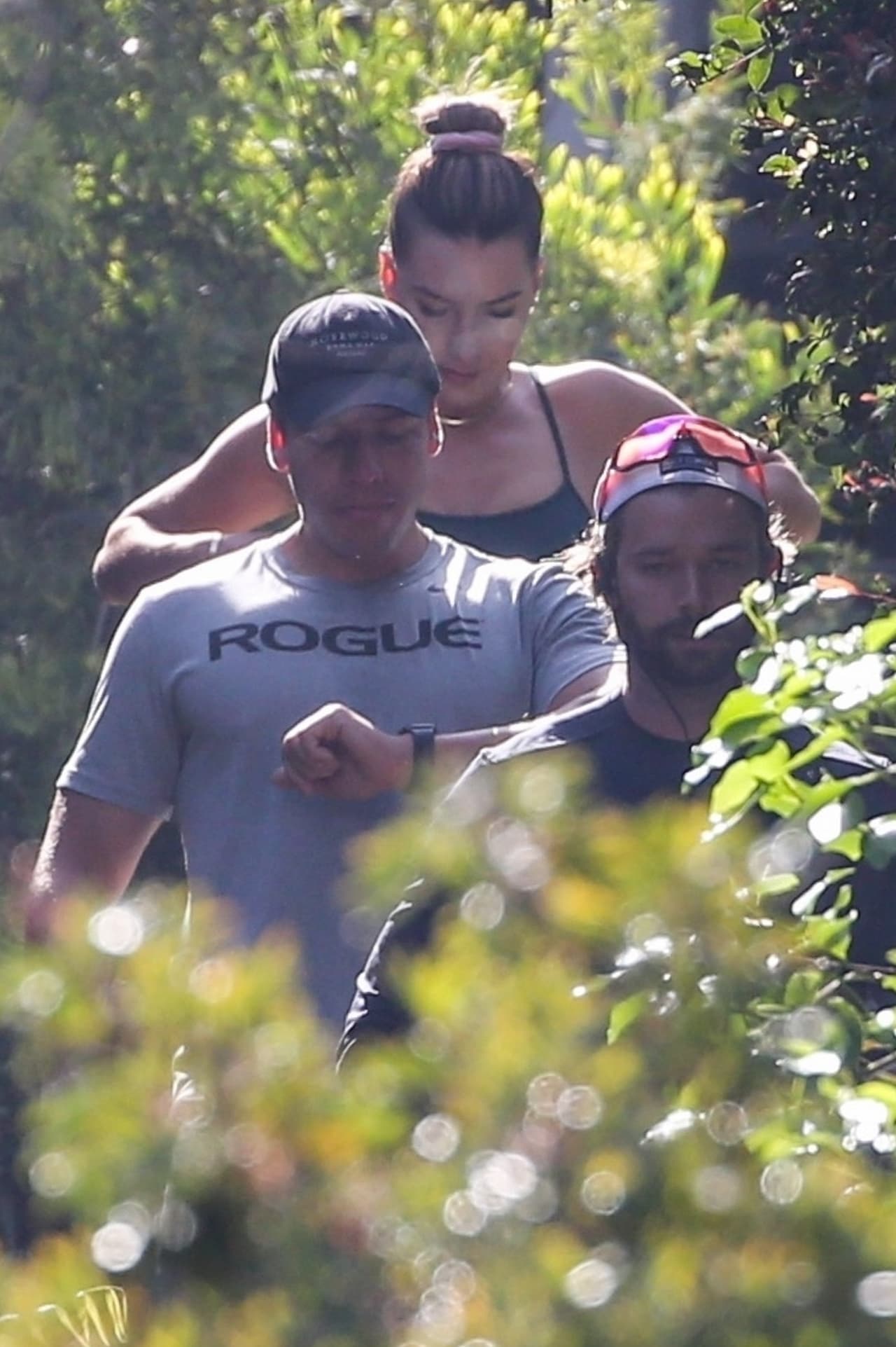 Pero lo que más llamó la atención fue la presencia de su hermano, Patrick Schwarzenegger. Hasta ahora se desconocía si los hermanos tenían contacto.