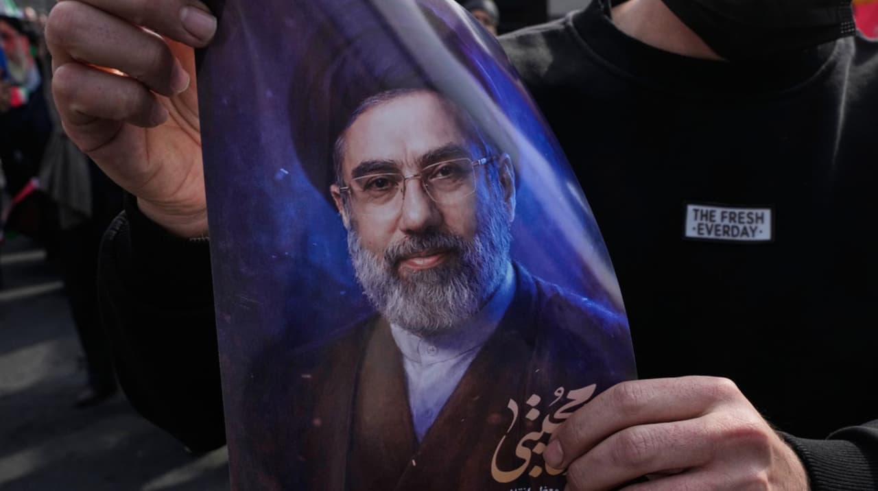 Irán adopta una dinámica dinástica al nombrar a Mojtaba Jameneí como nuevo Líder Supremo: Análisis