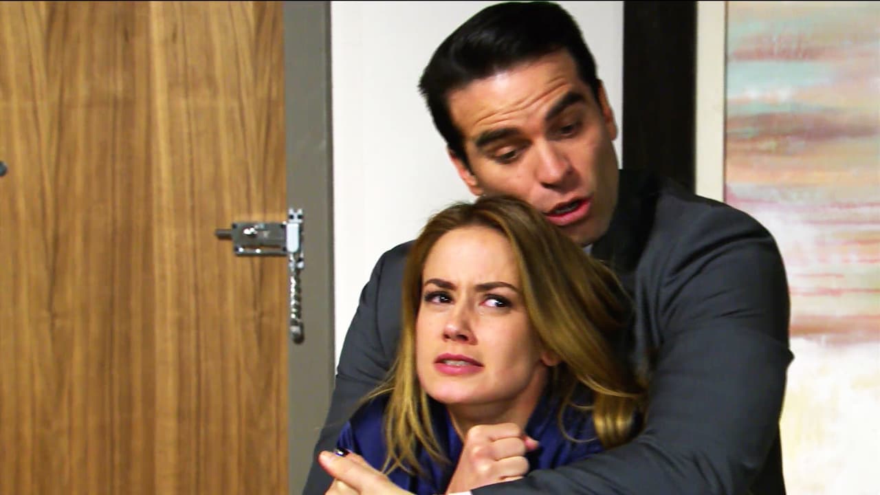 Regresó arrepentido con Consuelo y ante el rechazo, no se cansó de hacerle maldades.