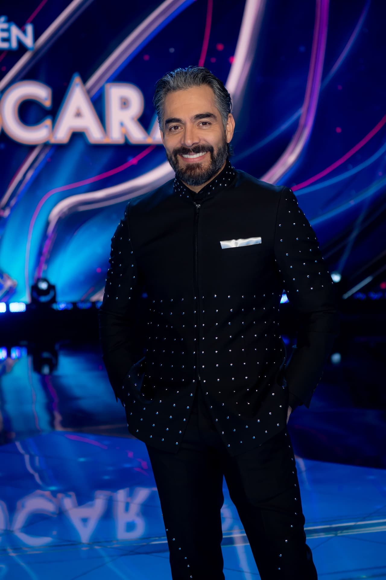 Como ya es una tradición, Omar Chaparro llenó de energía y alegría el escenario de ¿Quién Es La Máscara? 
<br>