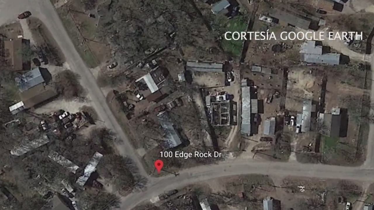Detienen a presunta narcotraficante que tenía drogas y armas en una residencia en Bastrop