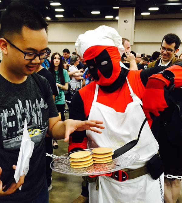 Este viernes dio inicio el Alamo City Comic Con, el cual se realiza durante tres días, del 11 al 13 de septiembre, en el Henry B. Gonzalez Convention Center. En este evento, los fanáticos de los cómics y la ciencia ficción podrán conocer a algunos de sus artistas favoritos, así como adquirir artículos de colección.