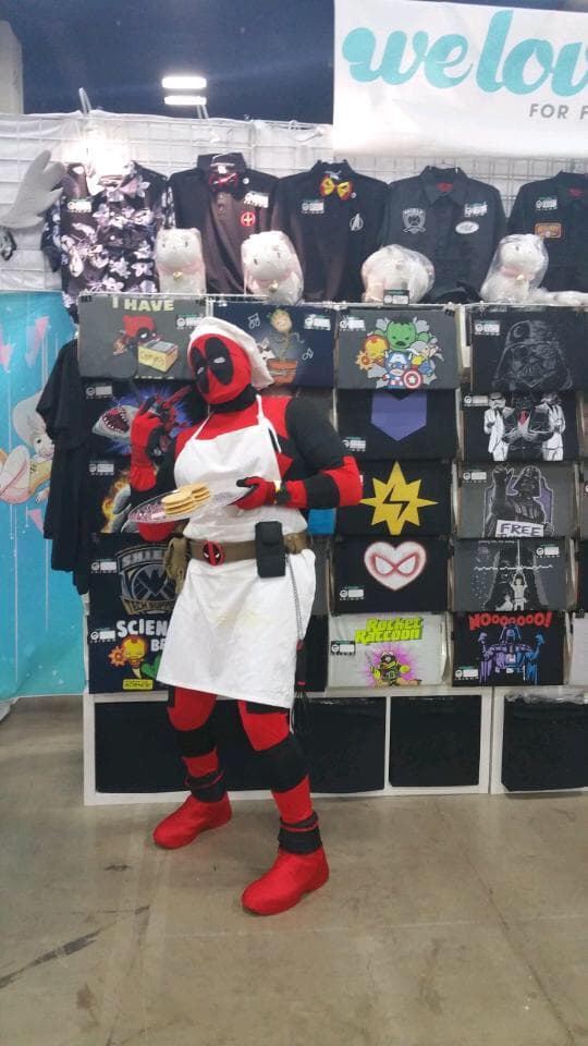 Este viernes dio inicio el Alamo City Comic Con, el cual se realiza durante tres días, del 11 al 13 de septiembre, en el Henry B. Gonzalez Convention Center. En este evento, los fanáticos de los cómics y la ciencia ficción podrán conocer a algunos de sus artistas favoritos, así como adquirir artículos de colección.