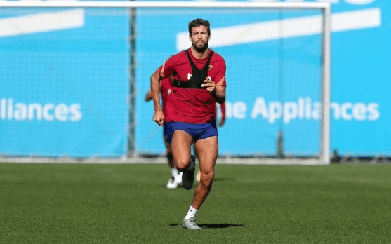 ¡Piqué is back! Gerard reaparece tras lesión en su cumpleaños