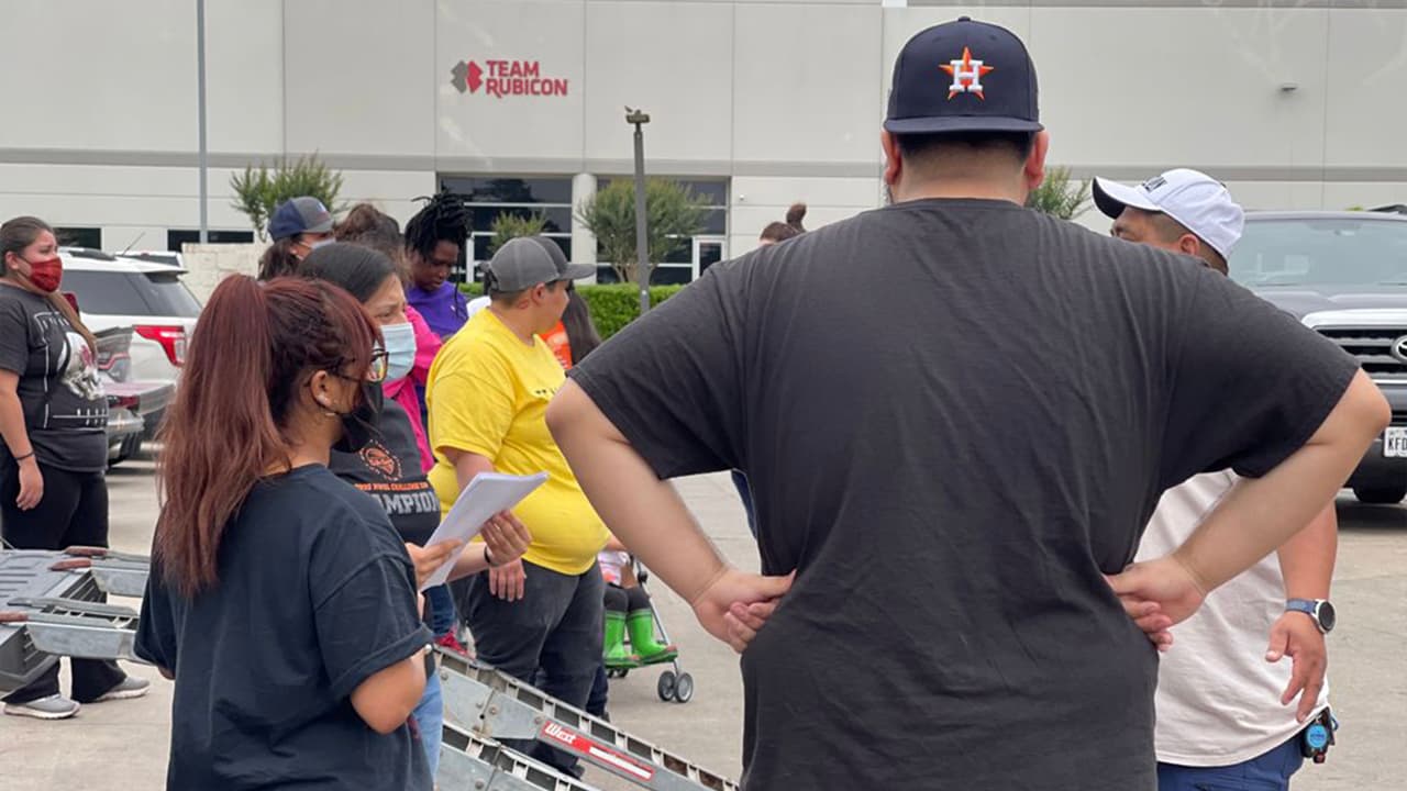 Familiares y amigos se unieron para buscar en la zona que fue vista por última vez Erica.