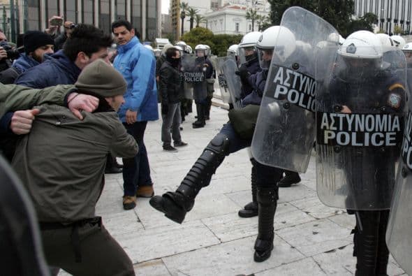 "Gracias a los efectos de estos dos hechos combinados el país podrá reanudad su desarrollo y los sacrificios de los que más sufren serán exonerados", aseguró el primer ministro.