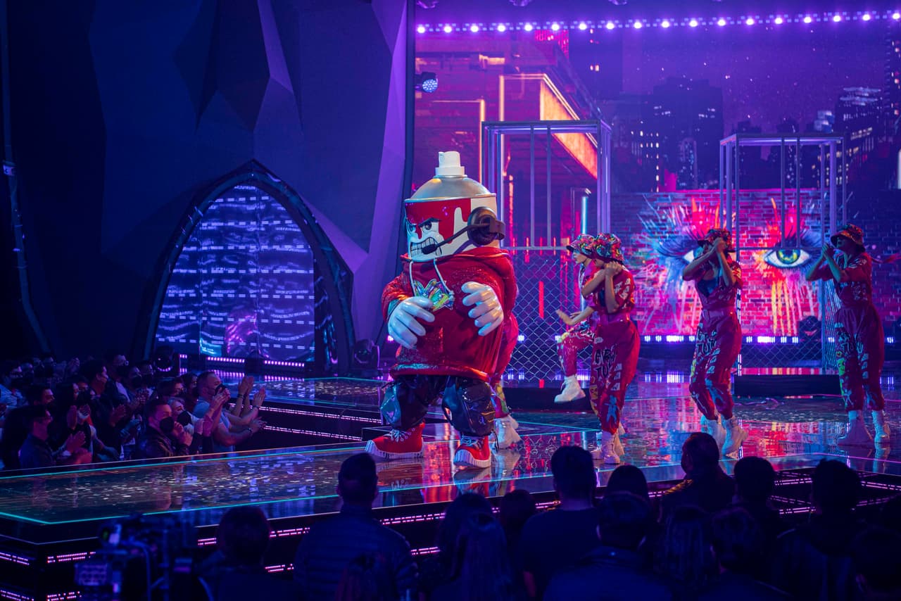 La palabra clave de Graffiti fue “Cuñada”, por lo que los investigadores comenzaron a hacer sus deducciones. Benny Ibarra, Leonardo de Lozanne, David Bisbal, Dr. Shenka de Panteón Rococo y Alfonso Pichardo de Moenia, fueron las apuestas.