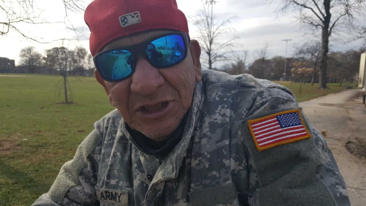 Diego Valladares, empleado de la construcción de 69 años, considera que este paso de Gutiérrez estaría fríamente calculado. "Seguramente tendrá otra oportunidad en el gobierno. No va a dejar un puesto así porque sí. Aunque hay muchos que lo critican, me parece que ha hecho un buen trabajo, pero no creo que deje la silla del poder".