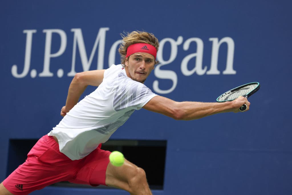 Carreño su puso al frente en los primeros dos sets, pero Zverev le dio la vuelta al juego para terminal con parciales de 6-3, 6-2, 3-6, 4-6, y 3-6.