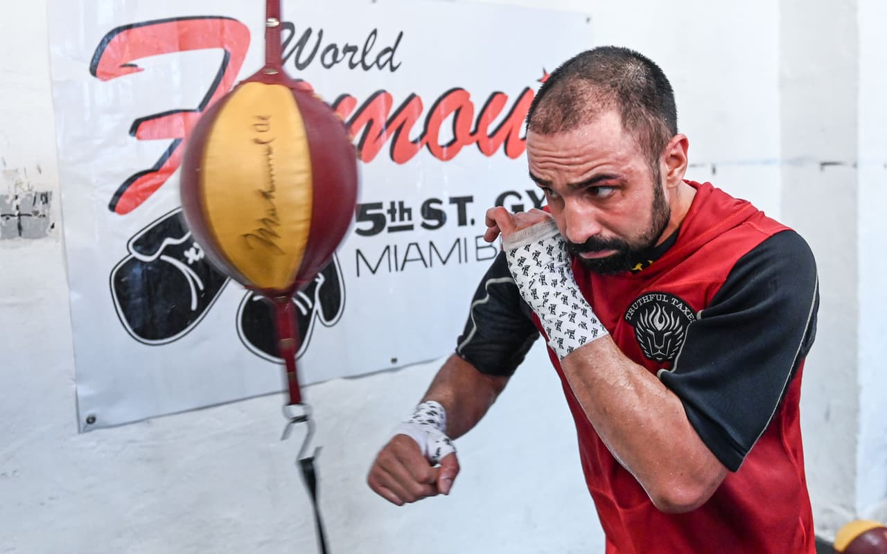 Paul Malignaggi y Artem Lobov finalmente podrán arreglar sus diferencias en el entarimado del 'boxeo en esteroides', Bare Knuckle Fighting Championship, este sábado en Florida.