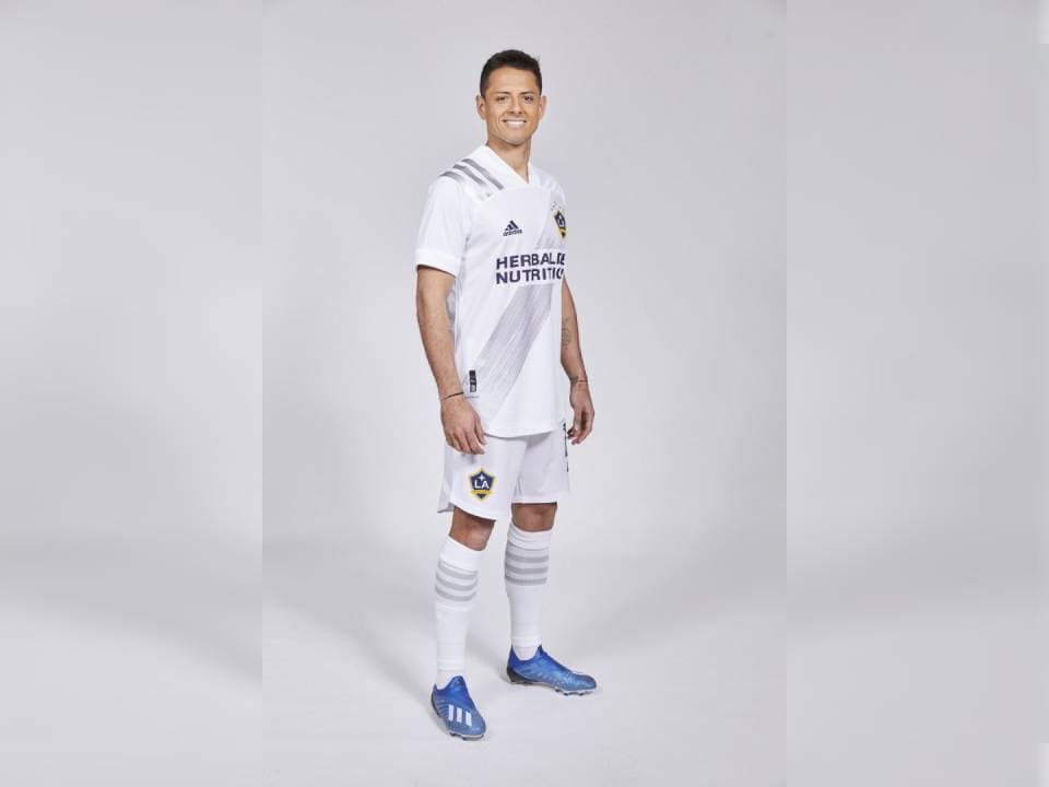 Mediante la tienda oficial del cuadro angelino se puede ya adquirir la casaca, misma que tiene un costo de 149.99 dólares (2,805 mxn).